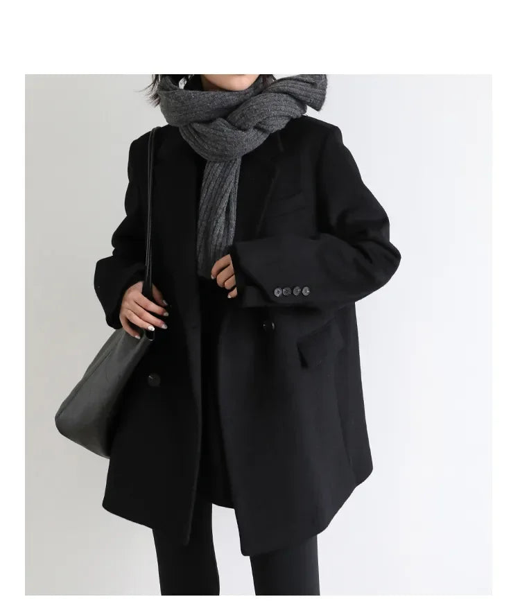 Elegant Women’s Coat – Modern Refined