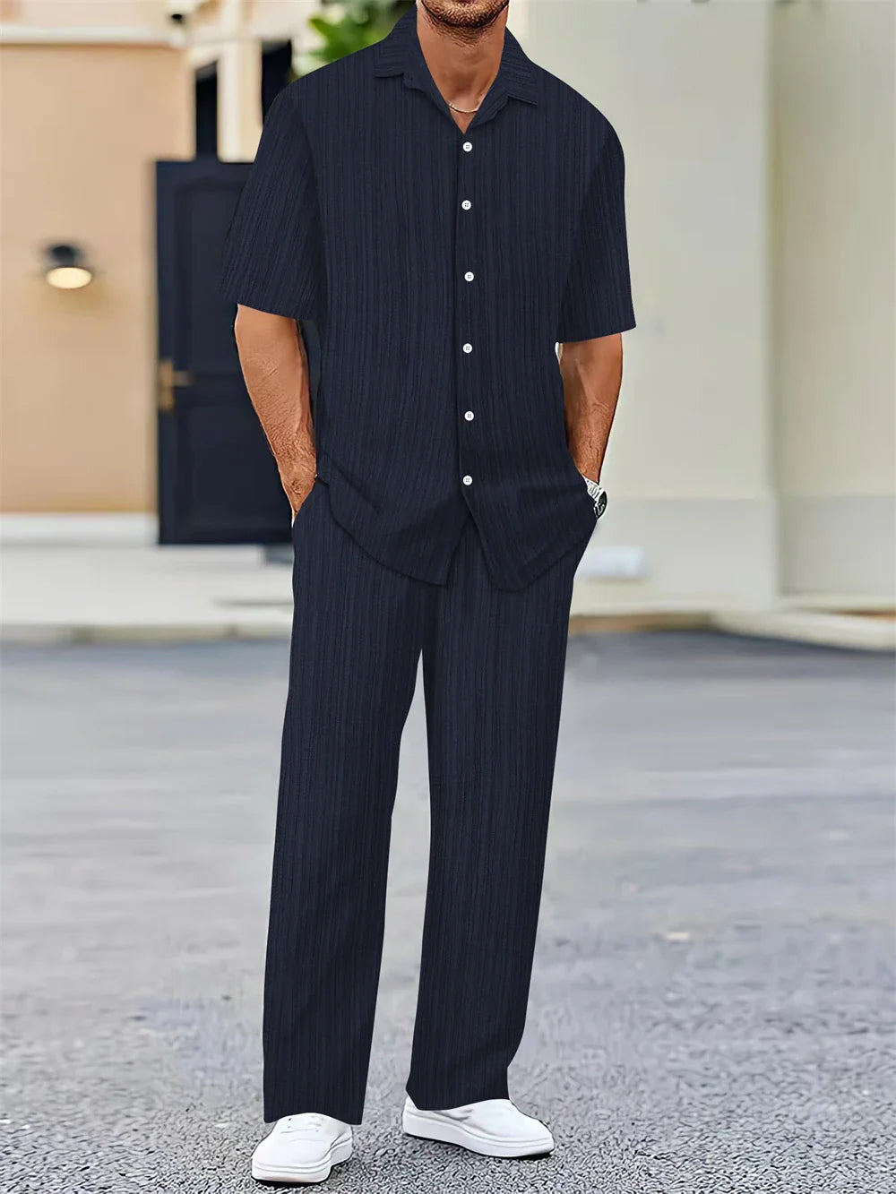 Urban Classic – Shirt & Trousers in Timeless Style