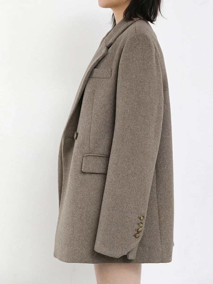 Elegant Women’s Coat – Modern Refined