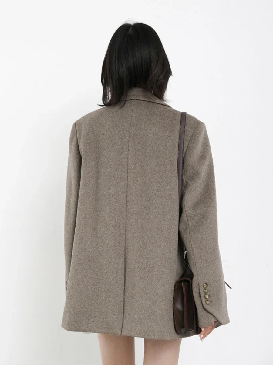 Elegant Women’s Coat – Modern Refined