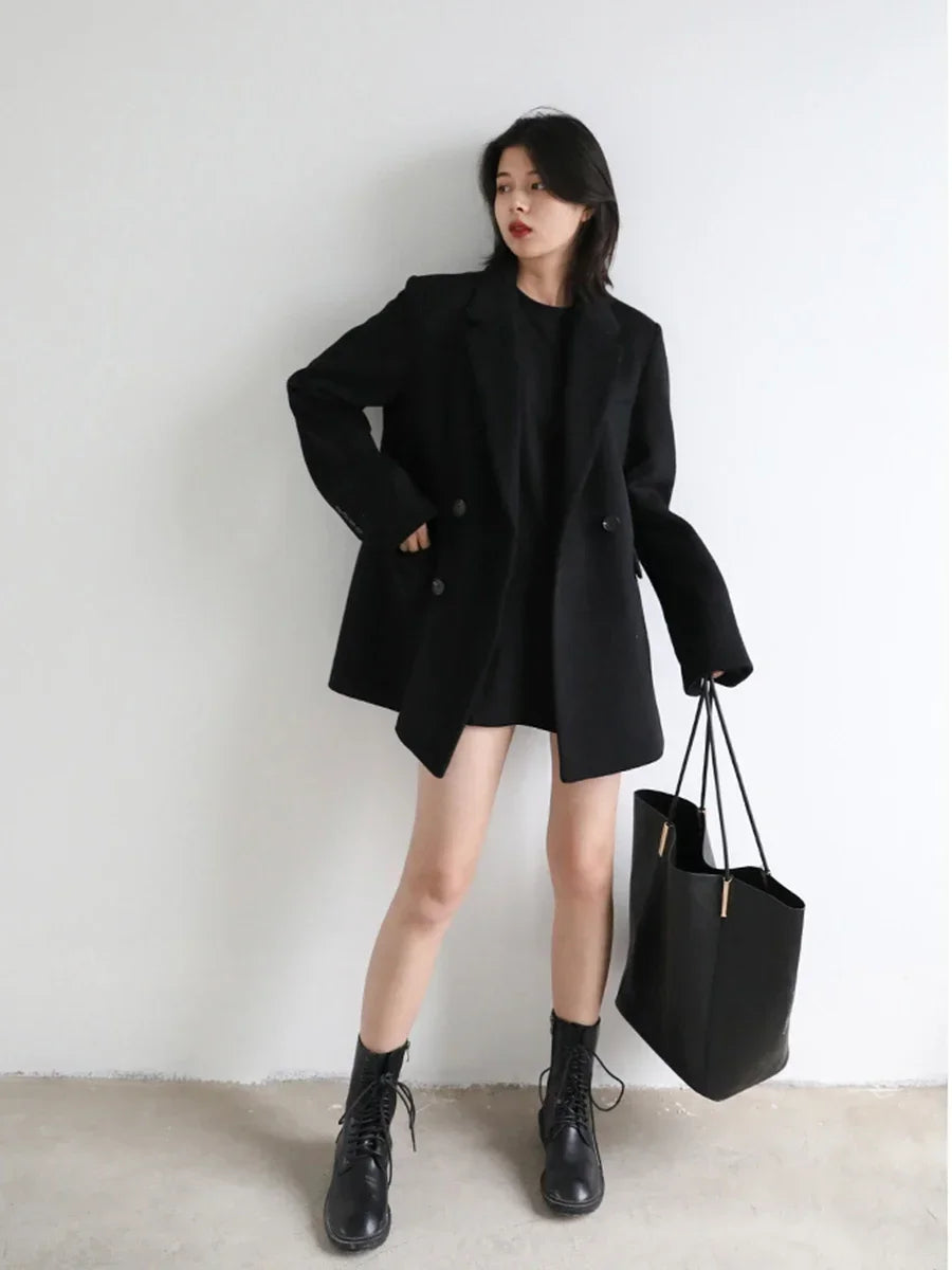 Elegant Women’s Coat – Modern Refined