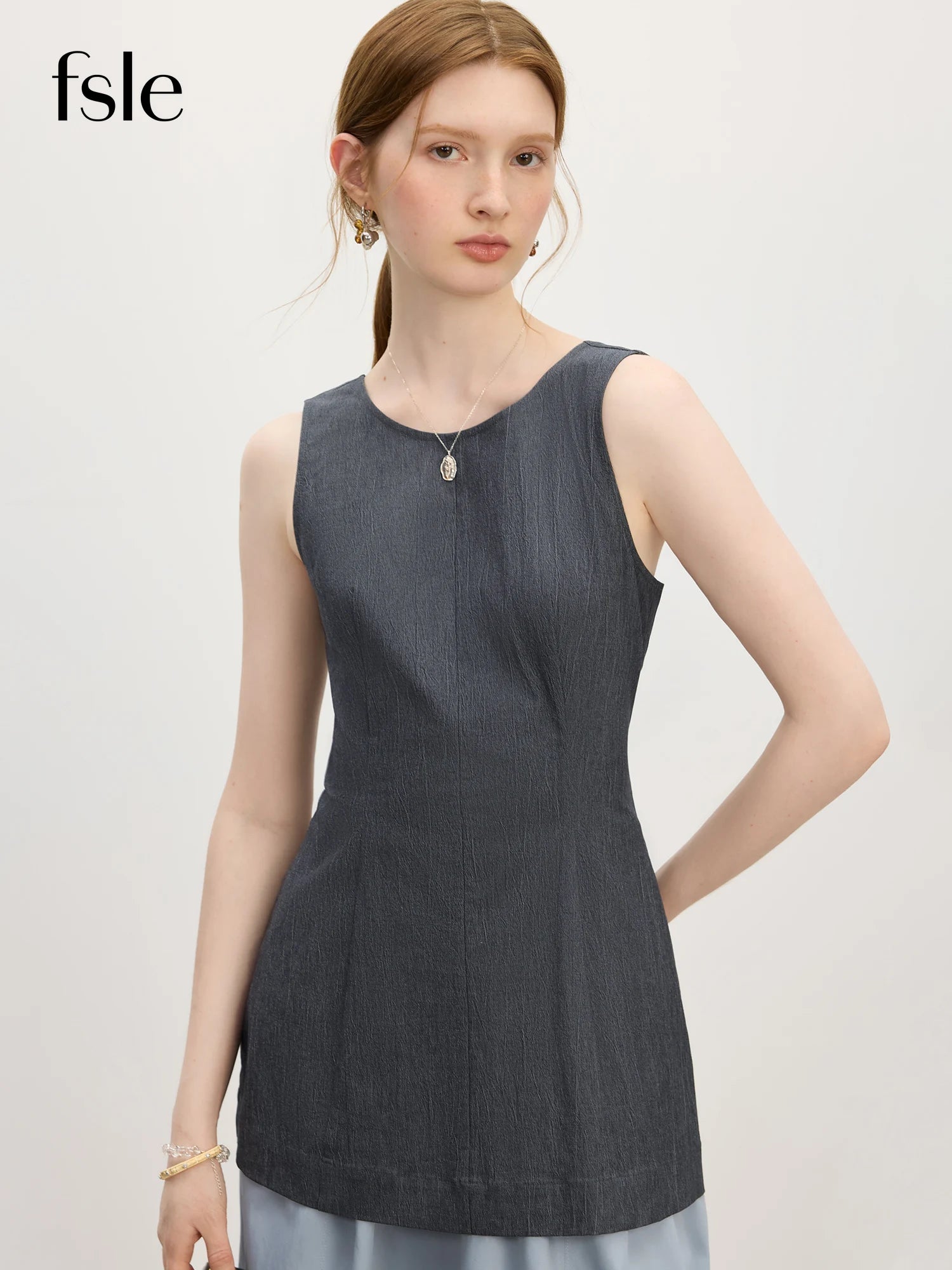 Sleeveless Summer Top – Tailored Waist Detail