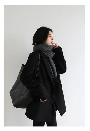 Elegant Women’s Coat – Modern Refined